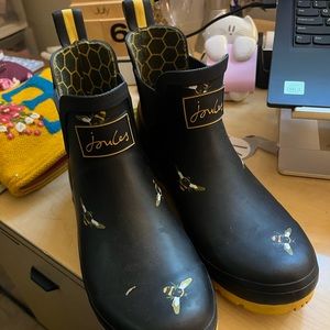 Joules Wellibob Chelsea Rain Boots Printed Bees